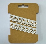 Мереживна стрічка бавовняна від ScrapBerryʼs, біла. Розміри: 2см х 2м.