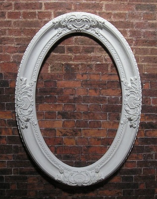 Гіпсова овальна рамка від E.В.А., 12. x8.7 см